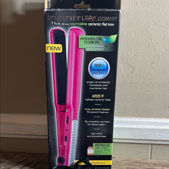 InfinitiPRO by Conair 1¼-inch (32 mm) Tourmaline Ceramic Flat Iron. - Picture 1 of 10